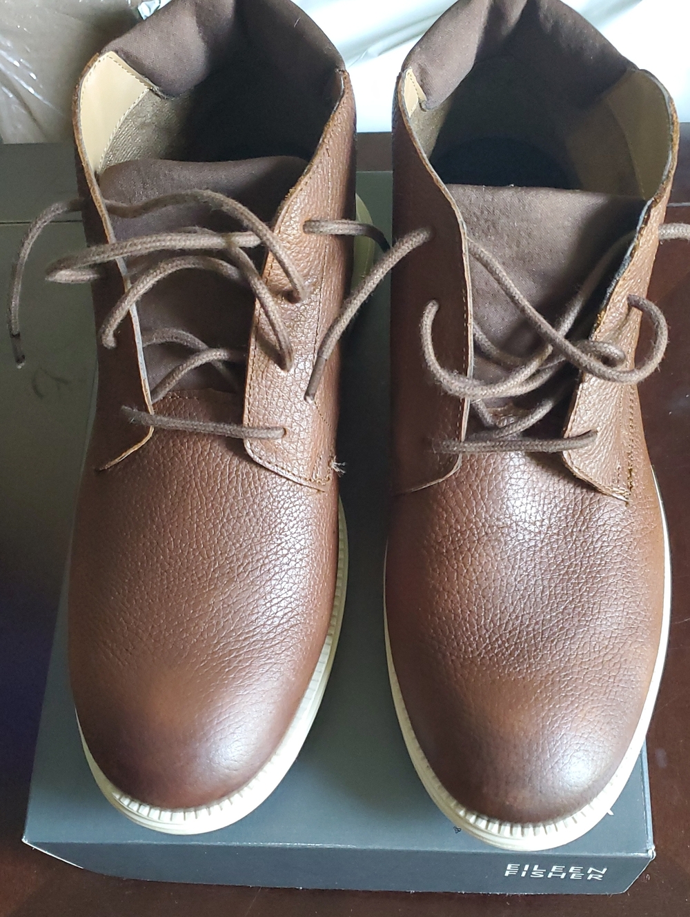 Dr. SCHOLLS Men's Brown Leather Chukka Boots with Cream Sole